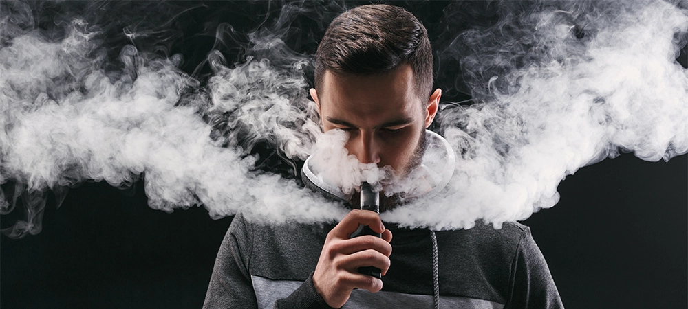 THC Dampfer in der Hand – diskreter Cannabis Genuss mit Einweg Vape aus dem Premium THC Store