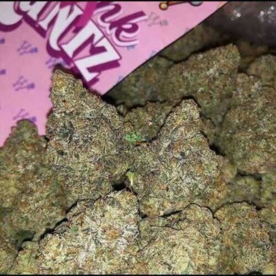 Nahaufnahme der Textur von Pink Runtz Cannabis Blüten